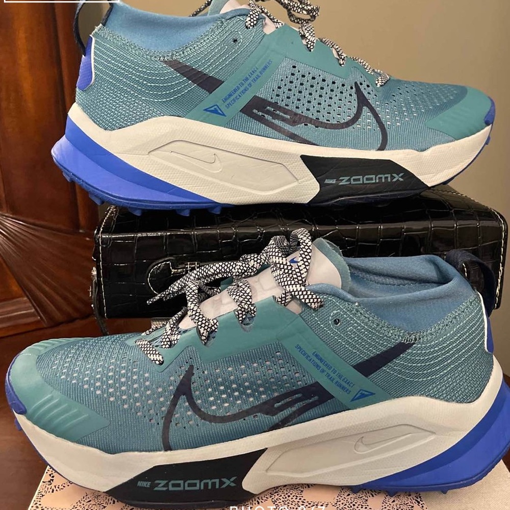 Nike ZoomX Zegama Trail sz 9.5M